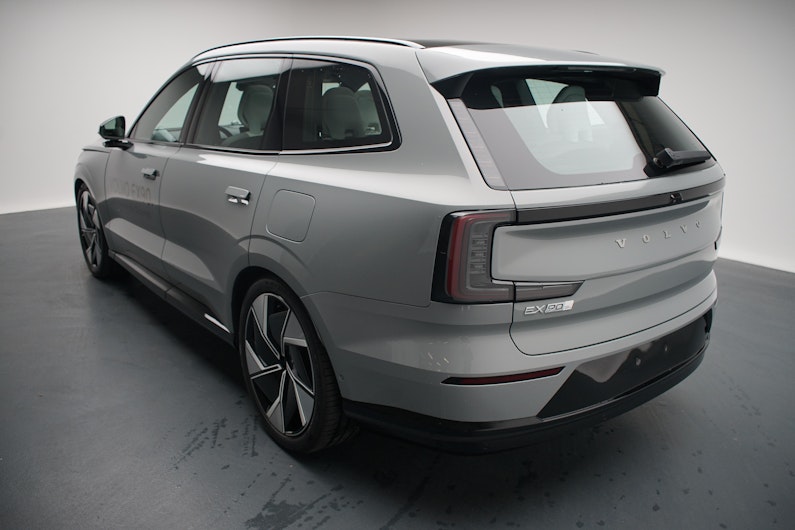 Vehicle image VOLVO EX 90