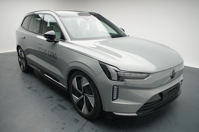 Vehicle image VOLVO EX 90