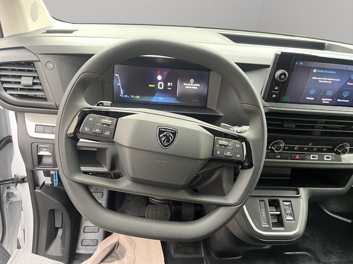 Vehicle image PEUGEOT EXPERT