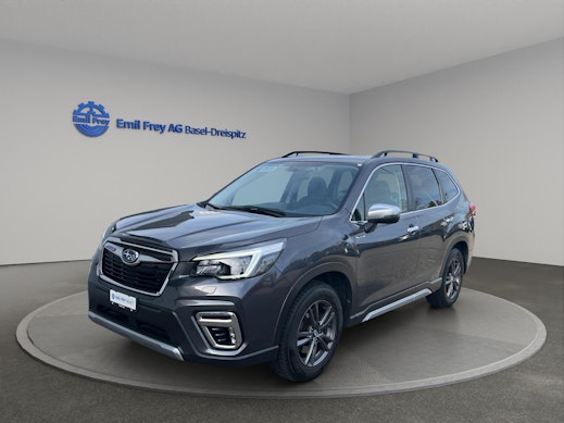 SUBARU Forester Station 2.0i e-Boxer Luxury 0
