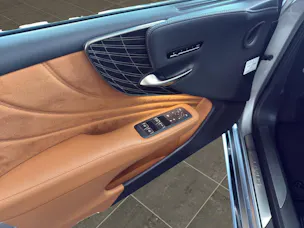 Lexus LS 500h Excellence AWD