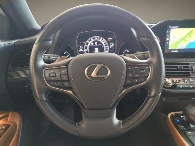 Lexus LS 500h Excellence AWD