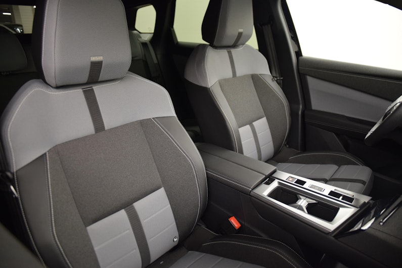 Vehicle image OPEL GRANDLAND