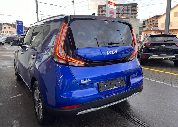 Vehicle image 5 Vehicle image 5