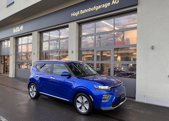 First vehicle image First vehicle image