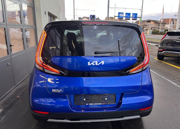 Vehicle image 18 Vehicle image 18