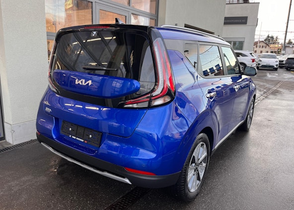 Vehicle image 19 Vehicle image 19