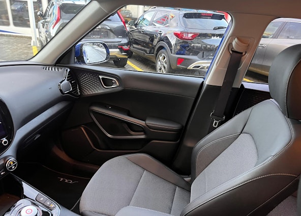 Vehicle image 9 Vehicle image 9