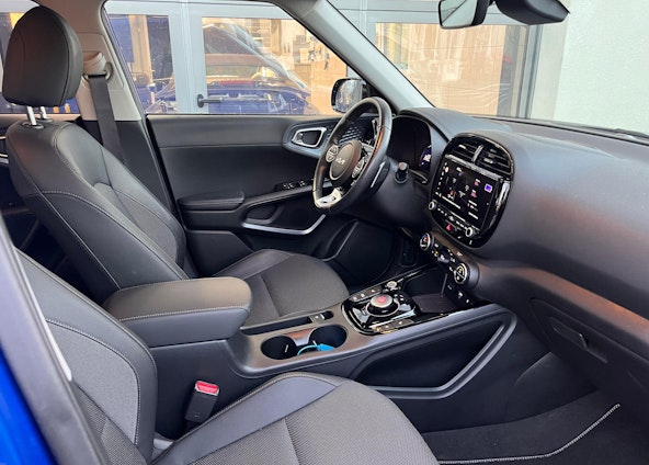 Vehicle image 10 Vehicle image 10