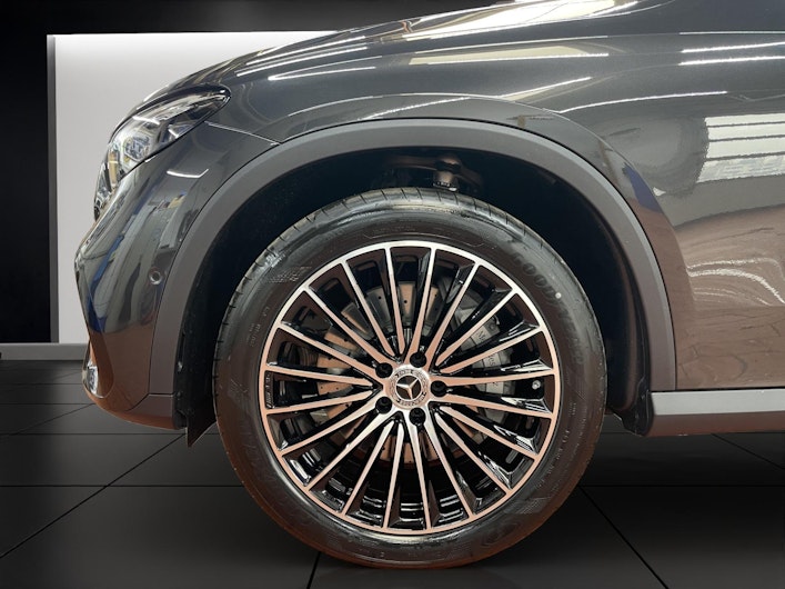 Vehicle image MERCEDES-BENZ GLC 220