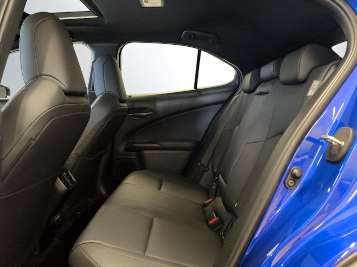 Vehicle image LEXUS UX