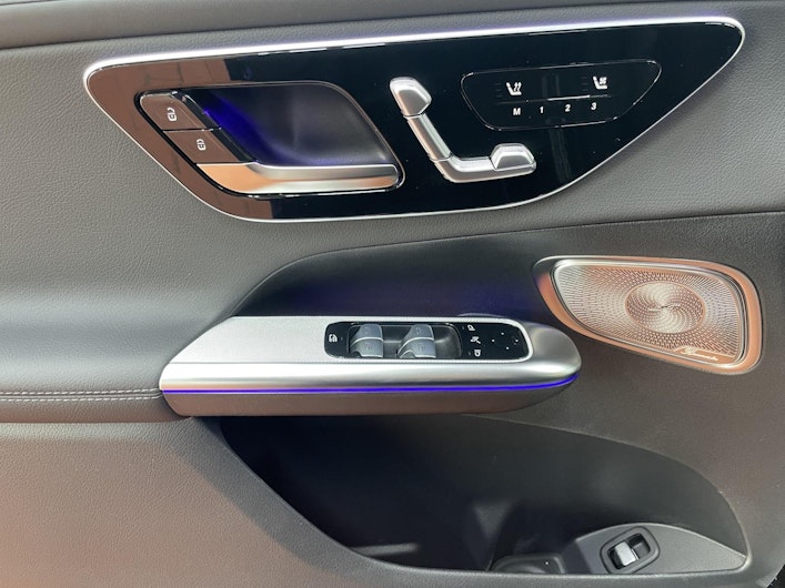 Vehicle image MERCEDES-BENZ GLC 300