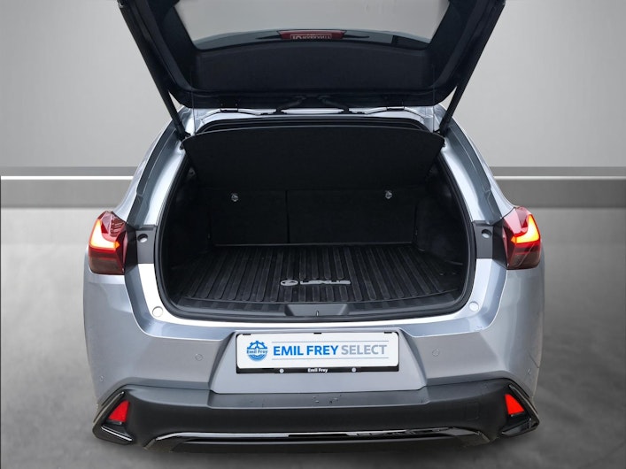 Vehicle image LEXUS UX