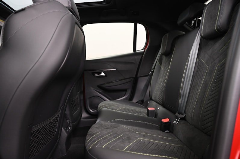 Vehicle image PEUGEOT 208