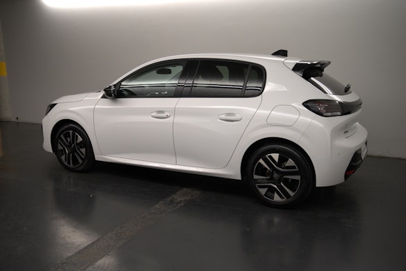 PEUGEOT 208 1.2 Hybrid Allure Premium 3