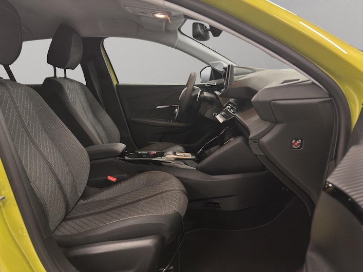 Vehicle image PEUGEOT 208