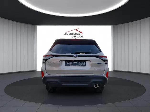 Subaru Forester Station 2.0i e-Boxer Swiss Plus