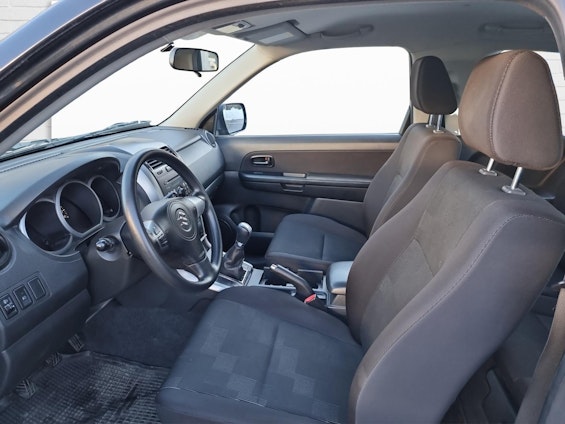 Vehicle image 8 Vehicle image 8