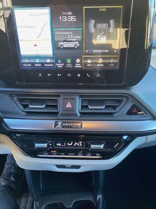 Vehicle image 10 Vehicle image 10