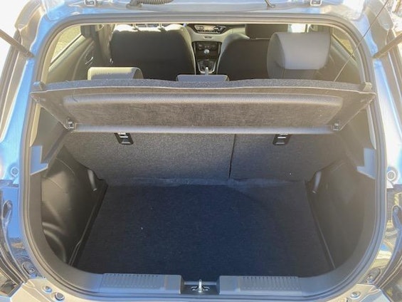 Vehicle image 7 Vehicle image 7