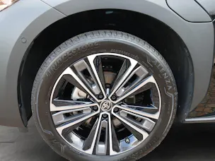 Toyota 11 kW Premium AWD