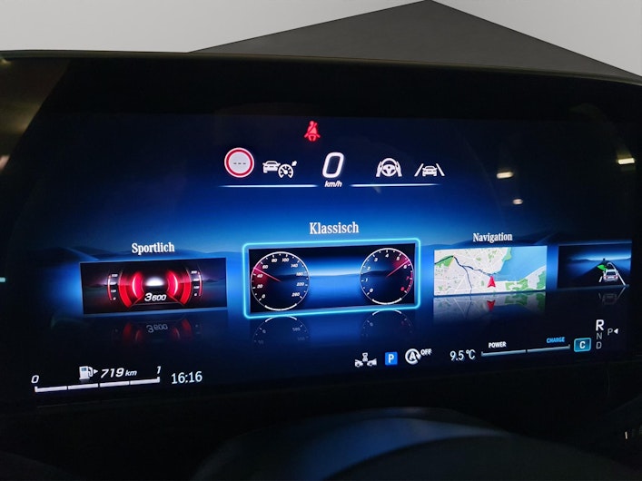 Vehicle image MERCEDES-BENZ E 220