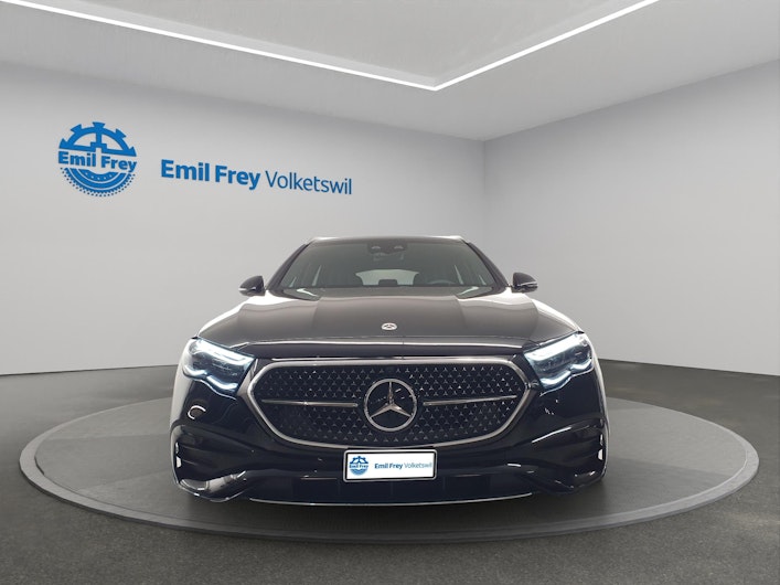 Vehicle image MERCEDES-BENZ E 220