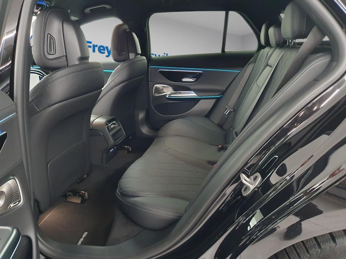 Vehicle image MERCEDES-BENZ E 220