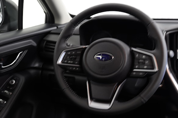 SUBARU Crosstrek 2.0i e-Boxer Swiss Plus 3
