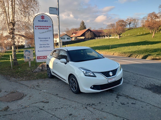 First vehicle image