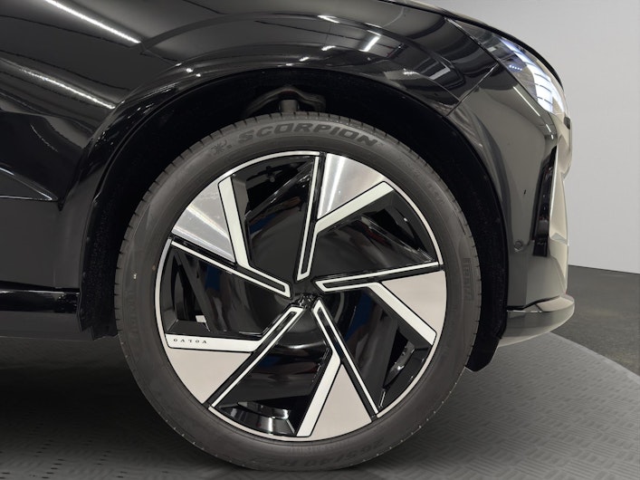 Vehicle image VOLVO EX 90