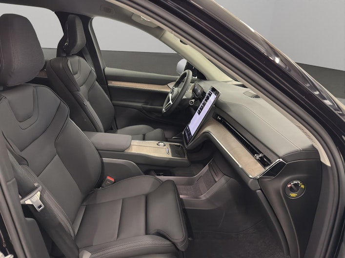 Vehicle image VOLVO EX 90