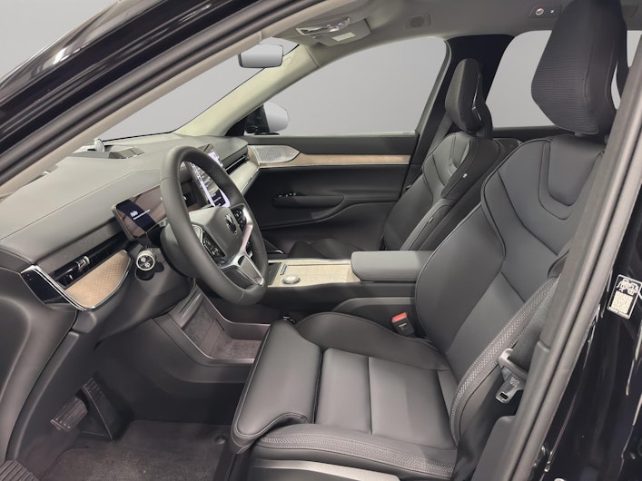 Vehicle image VOLVO EX 90