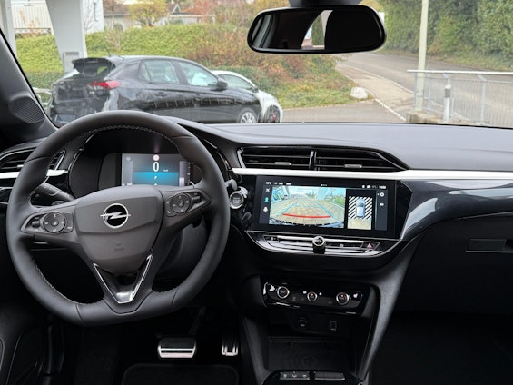 Vehicle image 4 Vehicle image 4