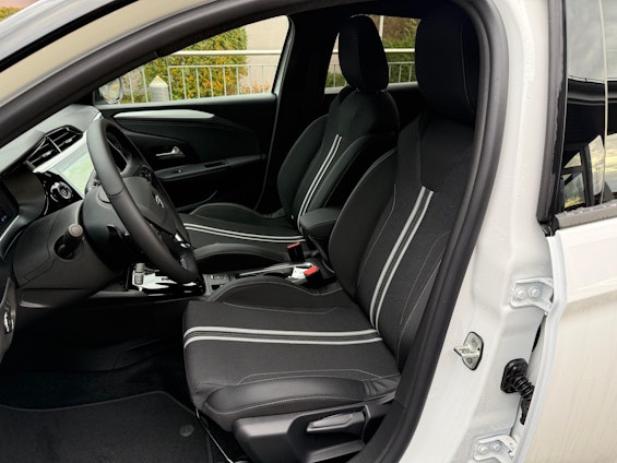 Vehicle image 8 Vehicle image 8