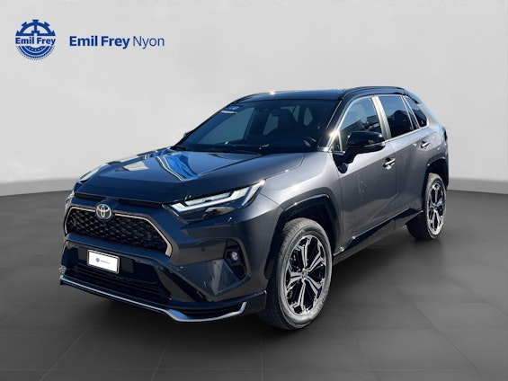 First vehicle image