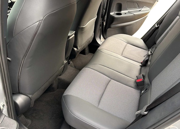 Vehicle image 18 Vehicle image 18