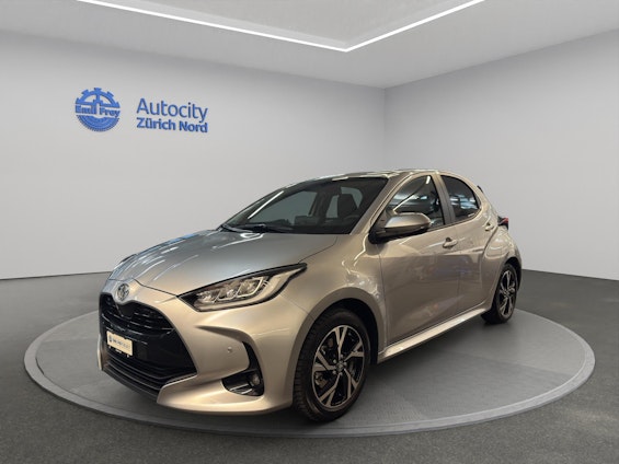 First vehicle image