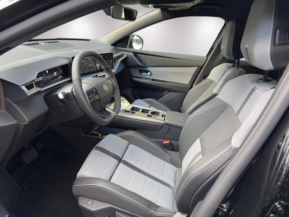 Vehicle image 7 Vehicle image 7