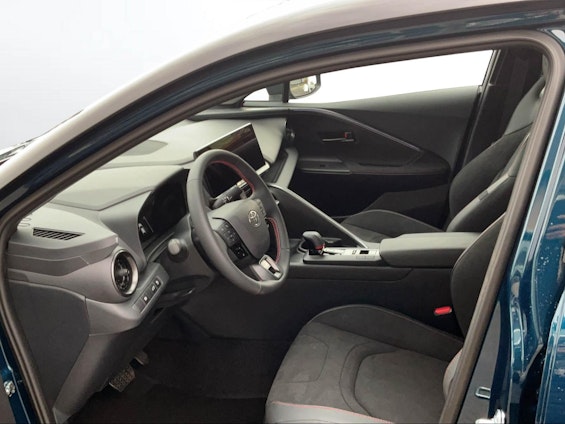 Vehicle image 14 Vehicle image 14