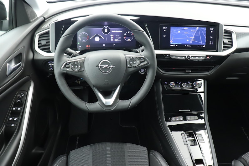 Vehicle image OPEL GRANDLAND