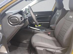 Vehicle image JEEP Avenger Summit