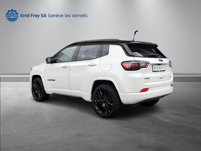 Vehicle image JEEP COMPASS
