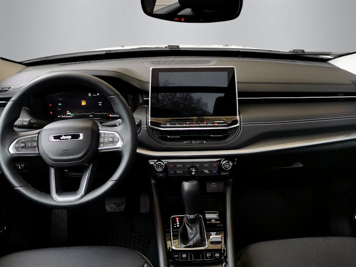 Vehicle image JEEP COMPASS