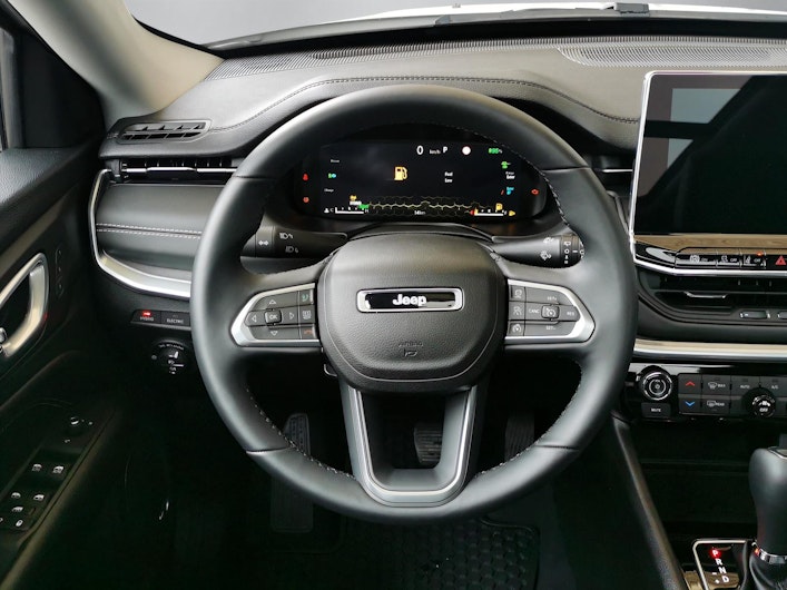 Vehicle image JEEP COMPASS