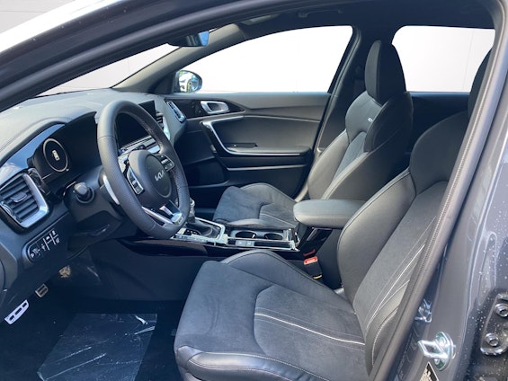 Vehicle image 10 Vehicle image 10