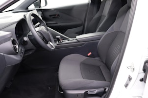 Vehicle image TOYOTA C-HR 2.0 HEV Trend 4x4