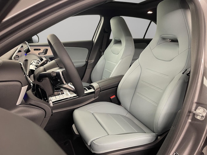 Vehicle image MERCEDES-BENZ A 250