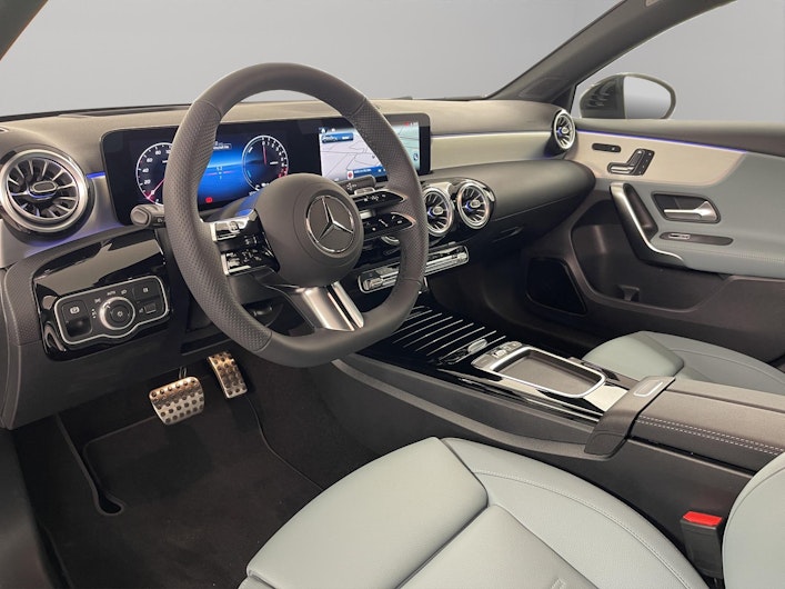 Vehicle image MERCEDES-BENZ A 250