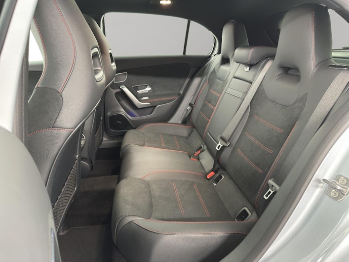 Vehicle image MERCEDES-BENZ A 200